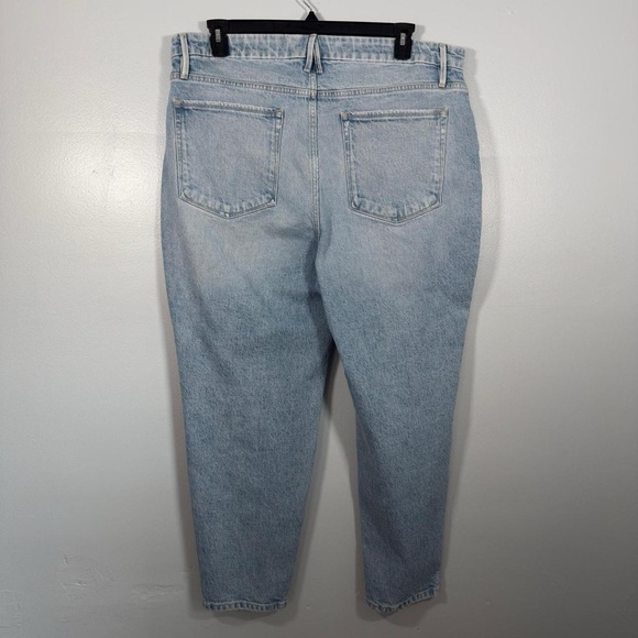 Good American Light Wash Stretch Mom Jean Size 16 High Rise Straight Leg Tapered - Picture 2 of 7